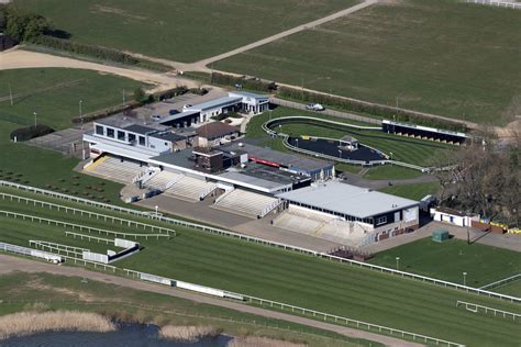 Huntingdon Racecourse .
